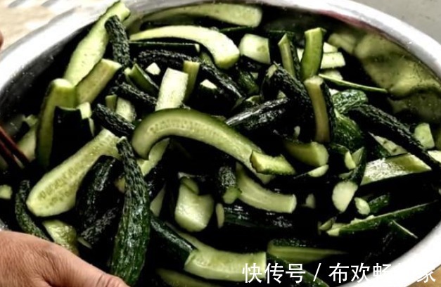 晾干|腌黄瓜,牢记2点窍门,黄瓜不烂不长毛,清脆爽口,放一年不坏