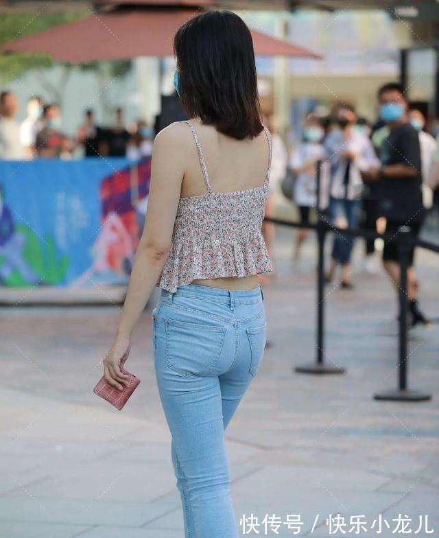 鱼尾 潮流个性的打底裤穿出不同的感觉,带来率性高挑的感觉,舒适养眼