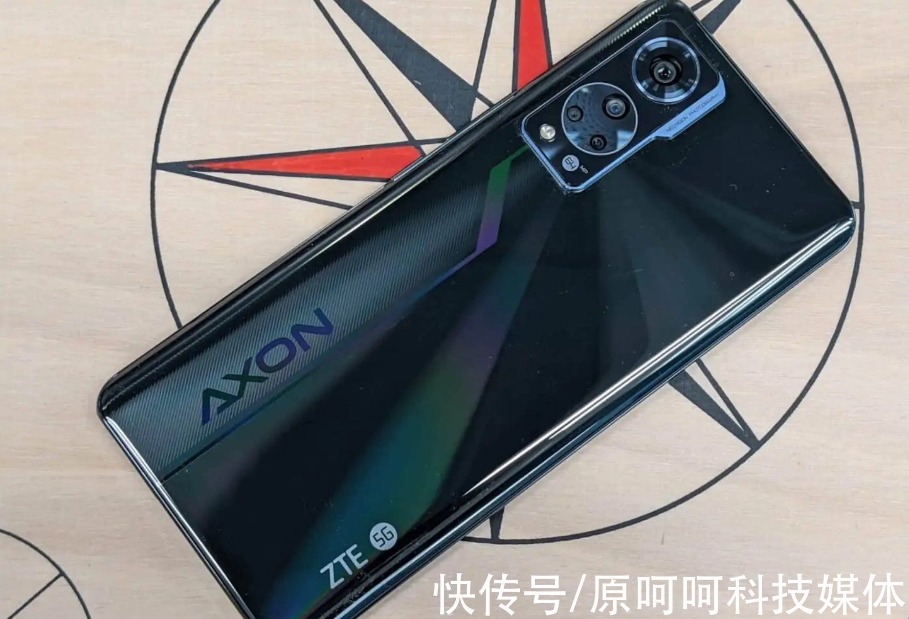 显示屏|2021年最佳屏下镜头手机评测！中兴 Axon 30 5G：千元机的完美选择