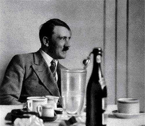 岁时|她是希特勒唯一在世的“试毒女郎”，95岁时才说出那段黑暗的往事