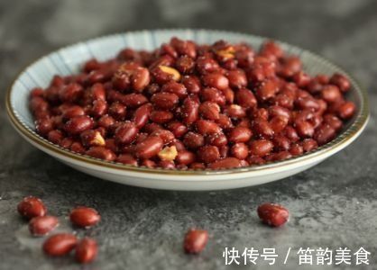 大错|炸花生时,直接下锅炸是大错!牢记3要点,花生咸香酥脆不返潮