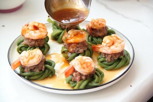 蒸出来的美味，豆角虾仁的完美组合，荤素搭配，鲜味十足