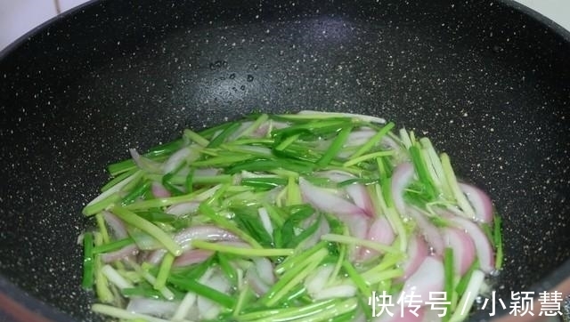 葱油|葱油面好吃不难做, 掌握住方法就能做出一碗色香味俱全的葱油拌面