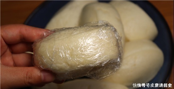 馒头保存别只会放冰箱了，教你一招，放1个月一样不发霉、不干硬