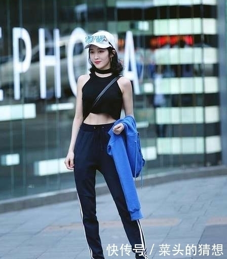 街拍如果我有500万,我会倾其所有,将图一的她娶回家