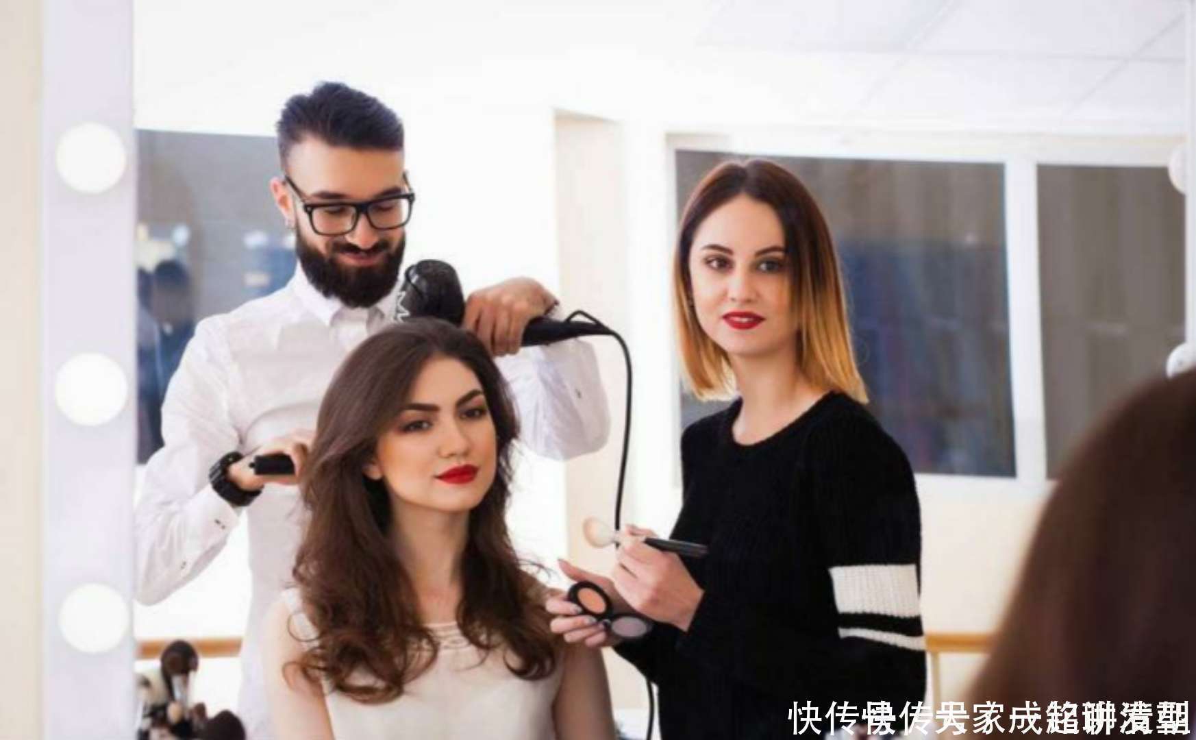 穿搭|60后女性别再留“显嫩”发型了,很时尚但毫无违和感,不符合气质