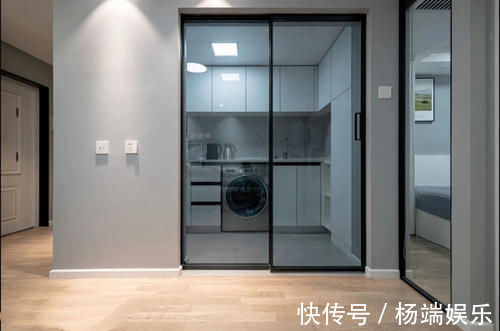 客厅|还是老公机智,阳台客厅之间装个隔断墙,空间宽敞不止一点点!