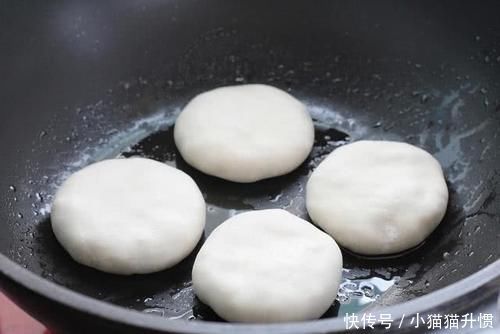 揉面|烙馅饼时该怎么揉面?第一步就错了,怪不得饼皮又厚又硬特别难吃
