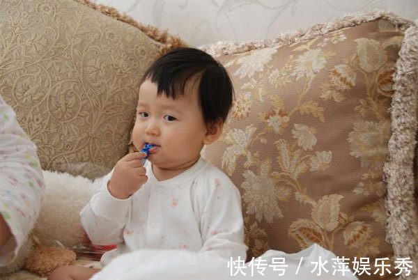 小天才|孩子聪不聪明,看1岁时有没有这些表现,全中说明是个小天才