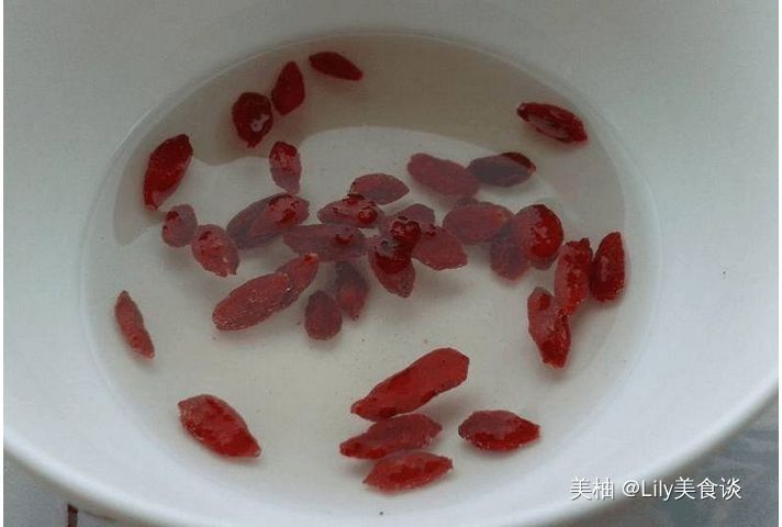 冬天就要吃这个菜肴，当宵夜、零食或者早餐都不错，关键家人爱吃