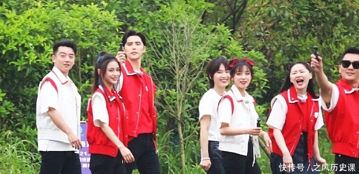 路透视频|刚录完《跑男》,baby就去冲浪,摔15次不放弃,登热搜第一被质疑