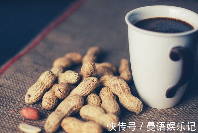 维生素e|花生是“长寿果”还是“催命符”?医生提醒:这类人建议少碰花生