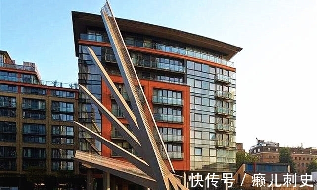 桥梁|极具创意！这座桥梁的设计与众不同，很多人不为过河专看它变化