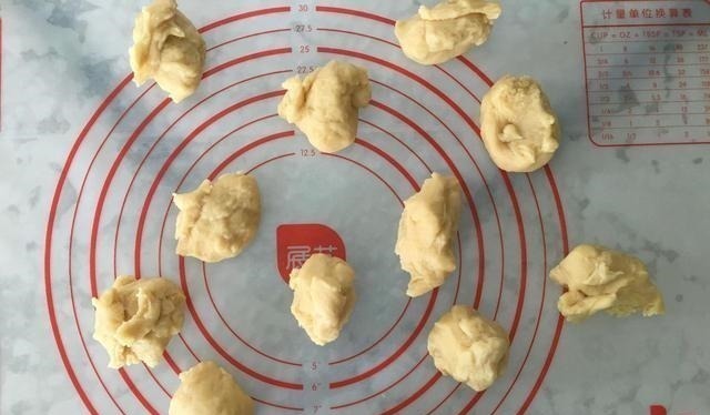 这种饼比面包好吃，不加一滴水就能做，超级松软