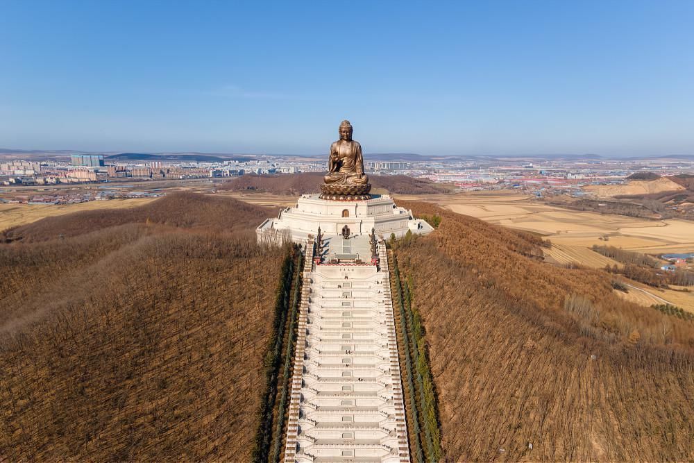 灵山大佛|东北有座“世界最高”的青铜坐佛，耗资近4亿打造，门票要100元