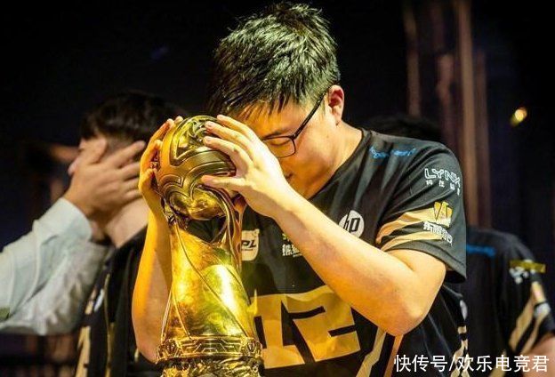 msi|Gala连拿3个MVP，外媒却给RNG“下套”，提问题非得带上Uzi