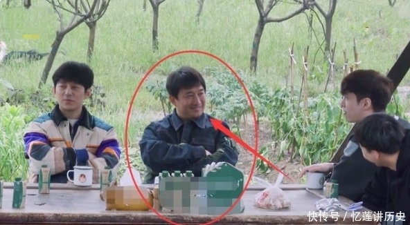 何炅 杨紫对网上传和张艺兴恋爱的消息无解,何炅一句话说出关键:为啥