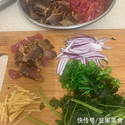 腊味|小白一看就会的宴客菜腊味煲仔饭