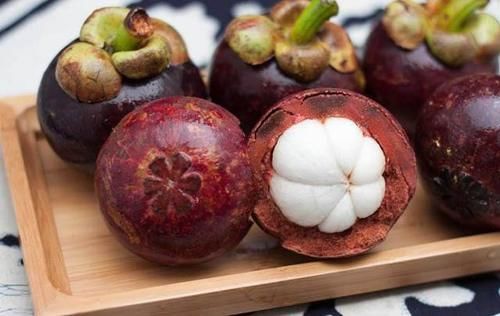 女性不想老太快，常吃3種食物，補充營養，抗衰老，保持肌膚彈性