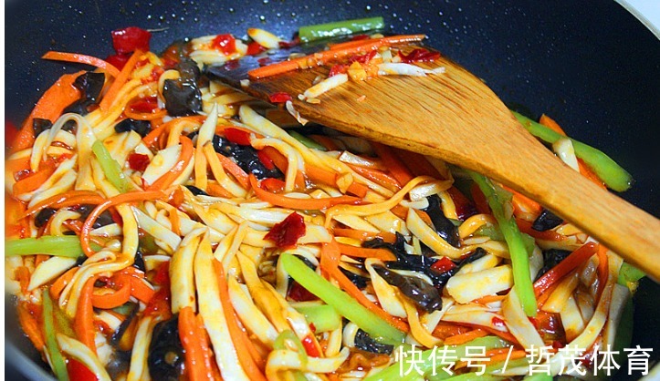 鱼香肉丝|它有“素食之王”的美誉，鲜嫩爽滑，吃着比肉香，人到中年要多吃