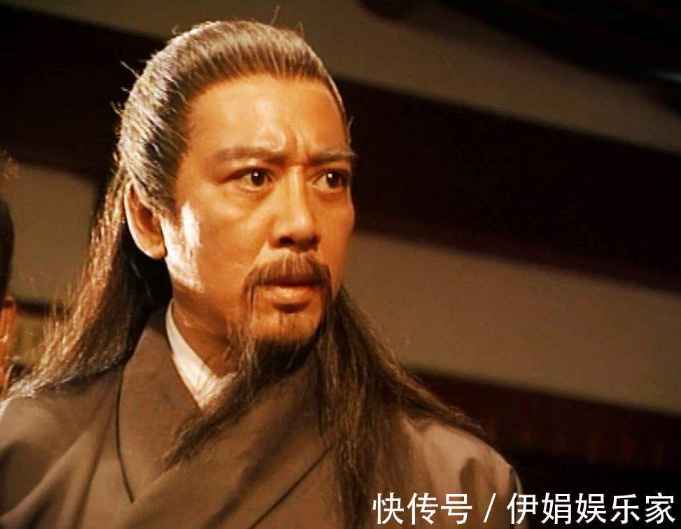 慕容复#慕容复做梦都想复国,为什么不笼络乔峰和段誉