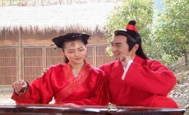 费尽|穷的时候费尽力气撩美女,当官了就想离婚?这么大官也是个渣男