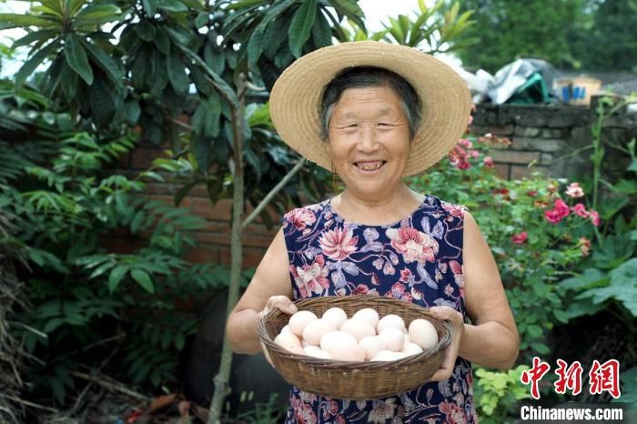 公益模式|让中国农村留守老人更有尊严 “外婆的礼物”创新公益模式