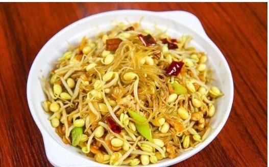 豆芽|黄豆芽炒粉条的做法,厨师长一个小技巧,粉条不坨块不糊底还入味