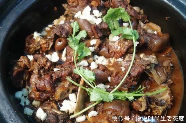 补冬少不了羊肉,羊肉做得好,有两样调料少不了