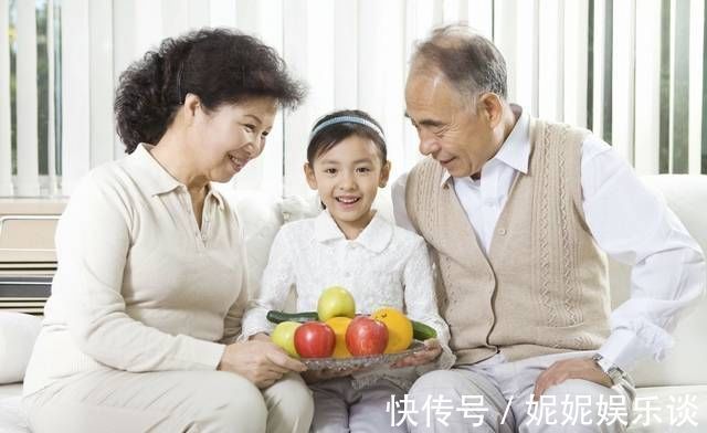 o型腿|老一辈惯用的育儿法都正确吗?这些错误的育儿观,实在太坑娃!