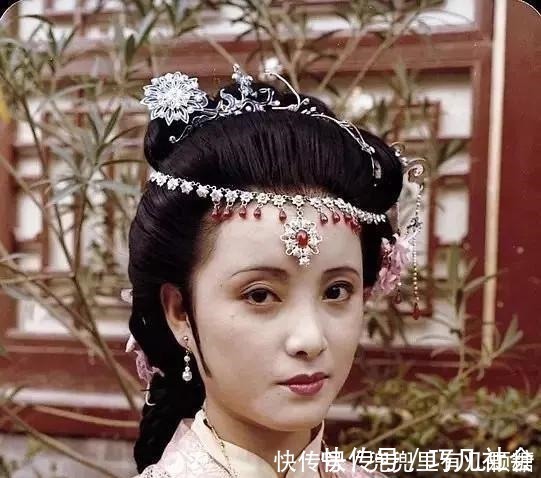 宁府&红楼梦里贾蓉亲生母亲朱氏的死亡之谜!