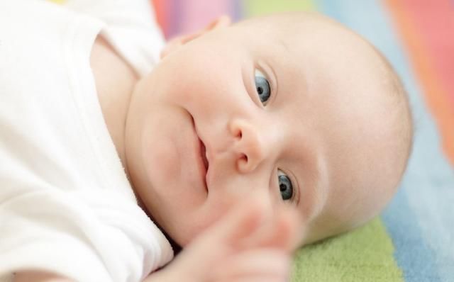 家长|夏天刚出生的宝宝多大可以抱出门？很多家长都抱早了！