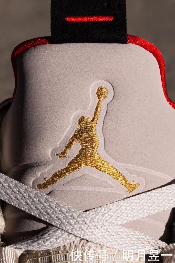 air 永远滴神!兵马俑 AJ 套装上脚太帅了!冠希刚晒出隐藏玩法!