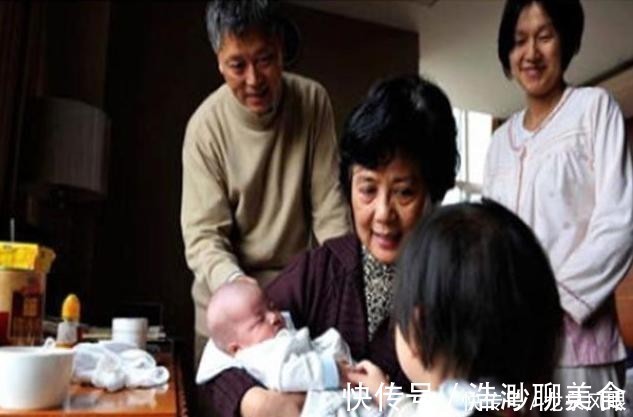 小关|“别让亲妈照顾自己坐月子”,90后新手宝妈的话,引起网友共鸣