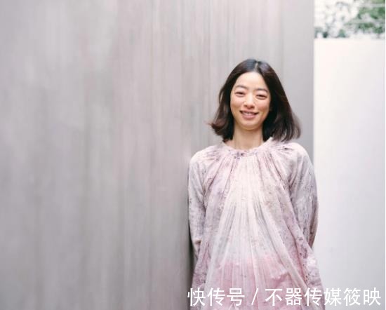 日杂|日杂热门的夏季穿搭:高级搭配是“极简”,优雅色彩选“淡色”