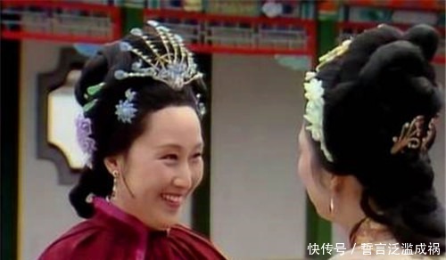 薛宝钗|薛宝钗落选才人这十二支宫花是最有力的证据，曹雪芹写得太隐晦！