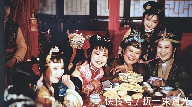 王夫人@红楼梦:姑娘们总去贾母那里吃饭吗?她们可以选择吃饭的地点吗?