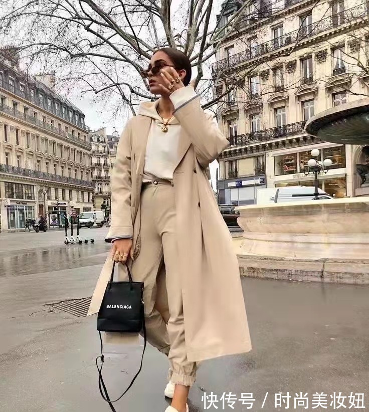 卫衣 “长大衣+卫衣”火了,毫不费力的穿搭术,实用又时髦洋气