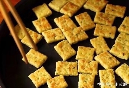 小苏打|面粉别只会做煎饼馒头,在家做小饼干,孩子吃的放心,出锅不够吃