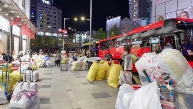 货源|在县城开服装店：比新消费品牌更懂营销，比电商更懂下沉
