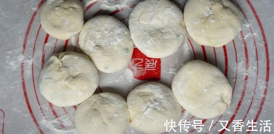 家常烙饼最简单的做法,不用揉面不用油酥,柔软又多层,凉了不硬