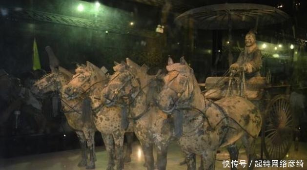 史记#兵马俑成千上万,唯独这尊“与众不同”,专家为什么要停止展览?