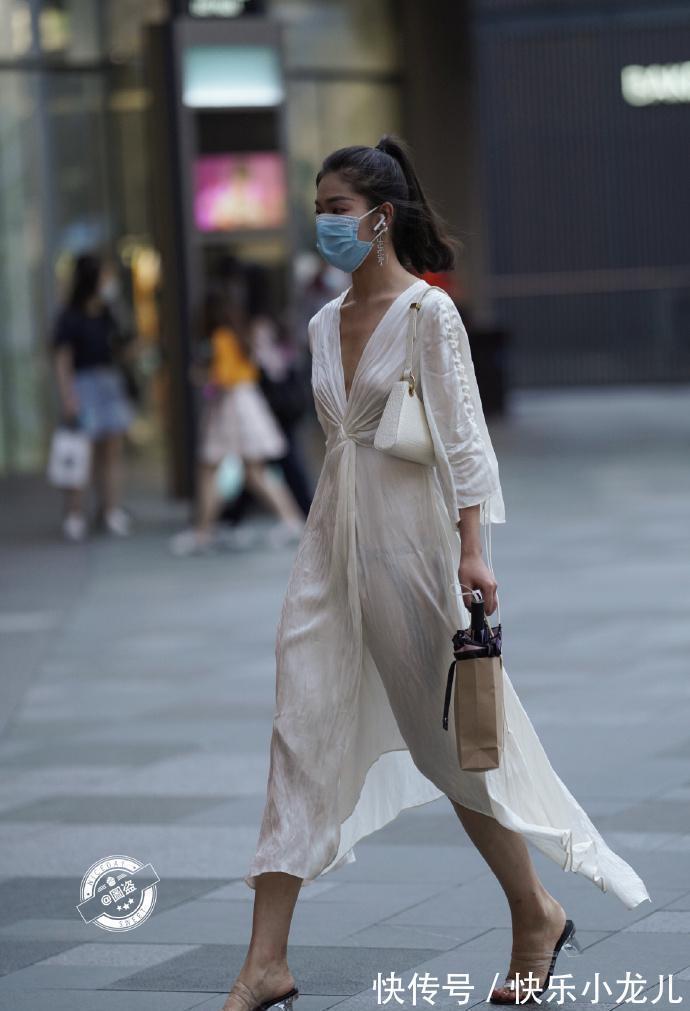 连衣裙 年轻自信的连衣裙穿搭随心又时髦,简约不失大气,时尚新颖