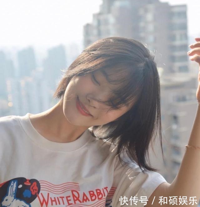 短发 秋冬都在“剪短发”,超A女神范更有气质,基本都逃不出这4款发型