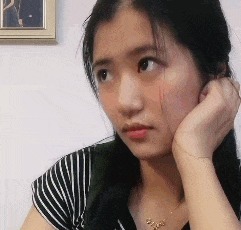 |搞笑GIF:据说刚化完妆的女生都是这样换衣服的