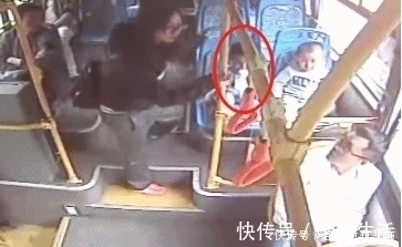 宝宝|两岁宝宝太胆大,家人在为他担心,他却钓着奶瓶自己去旅游了