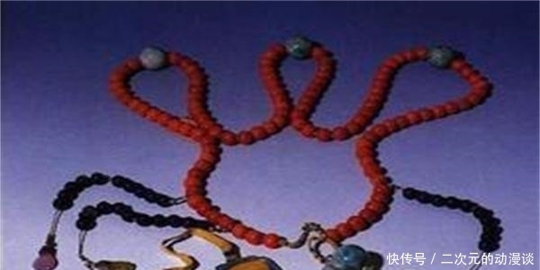 朝珠|李莲英墓中顶级国宝朝珠属于二品官员,一枚扳指印证他的地位!