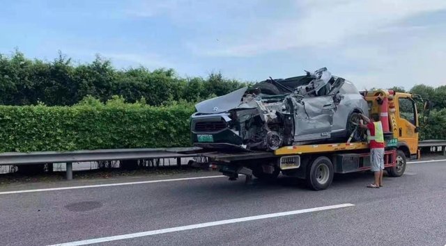 自动驾驶|没事自动驾驶，出事辅助驾驶，特斯拉、蔚来、理想究竟靠不靠谱？