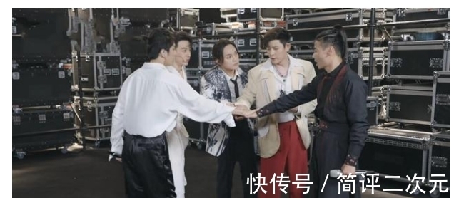 陳小春|《披荊斬棘的哥哥》同樣是記不住名字，尹正自責，陳小春主動道歉