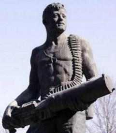 巴斯隆|15名美军遭3000多日军突袭，他用2挺机枪打死1500人，日军称他是杀人魔